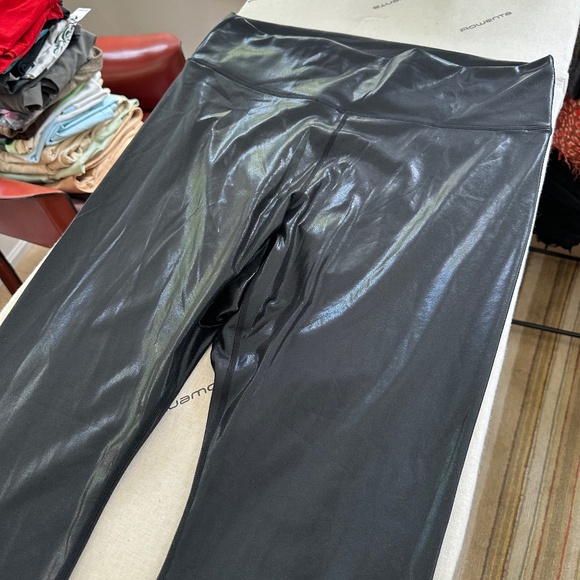 Black, shiny, sexy liquid leggings - Size L/XL - Picture 4 of 14
